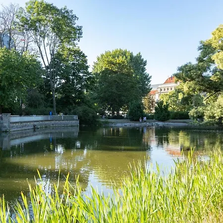 Direkt Im Zentrum Fuer Bis Zu 6 Personen Bahnhofsnah Apartment