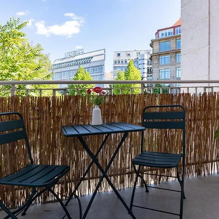 Apartment Direkt Im Zentrum Fuer Bis Zu 6 Personen Bahnhofsnah *