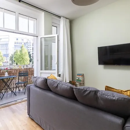 Direkt Im Zentrum Fuer Bis Zu 6 Personen Bahnhofsnah Apartment